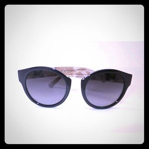 100% Authentic Burberry 4277 sunglasses